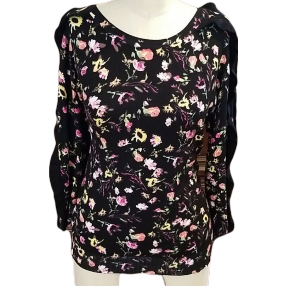 Philosophy gorgeousfloral ruffle sleeves Top